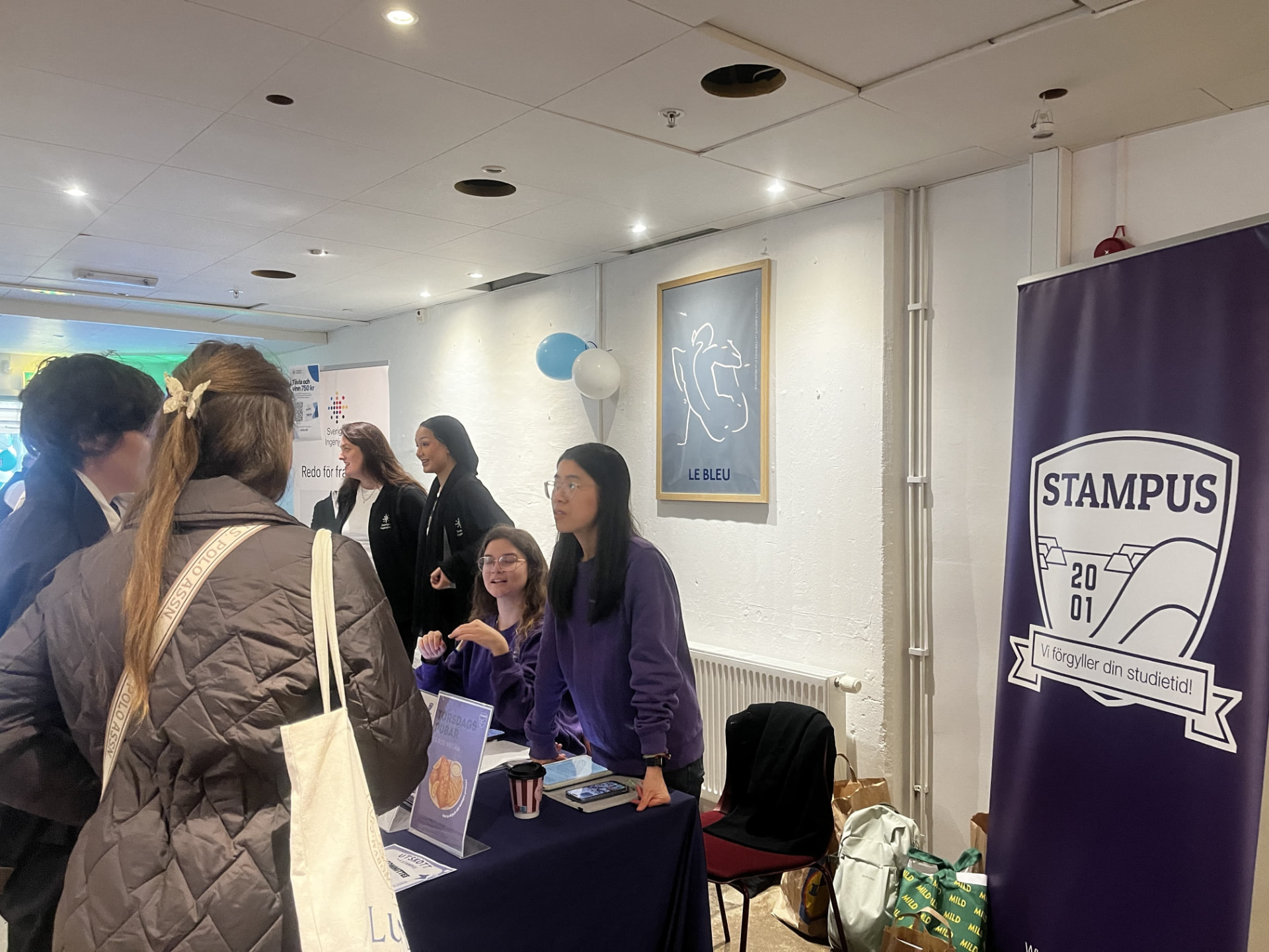 Studenter möts hos Stampus